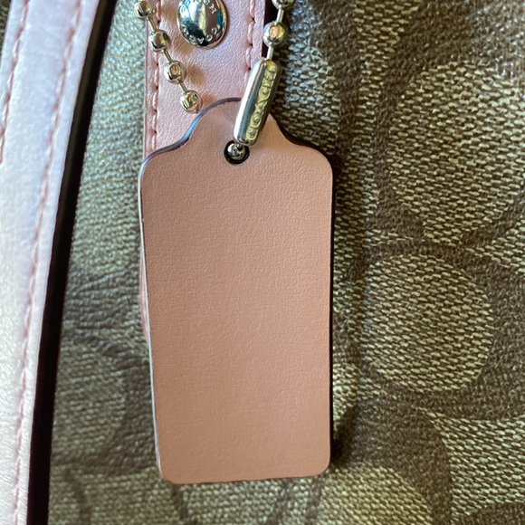 Coach Tag - Picture 3 of 3